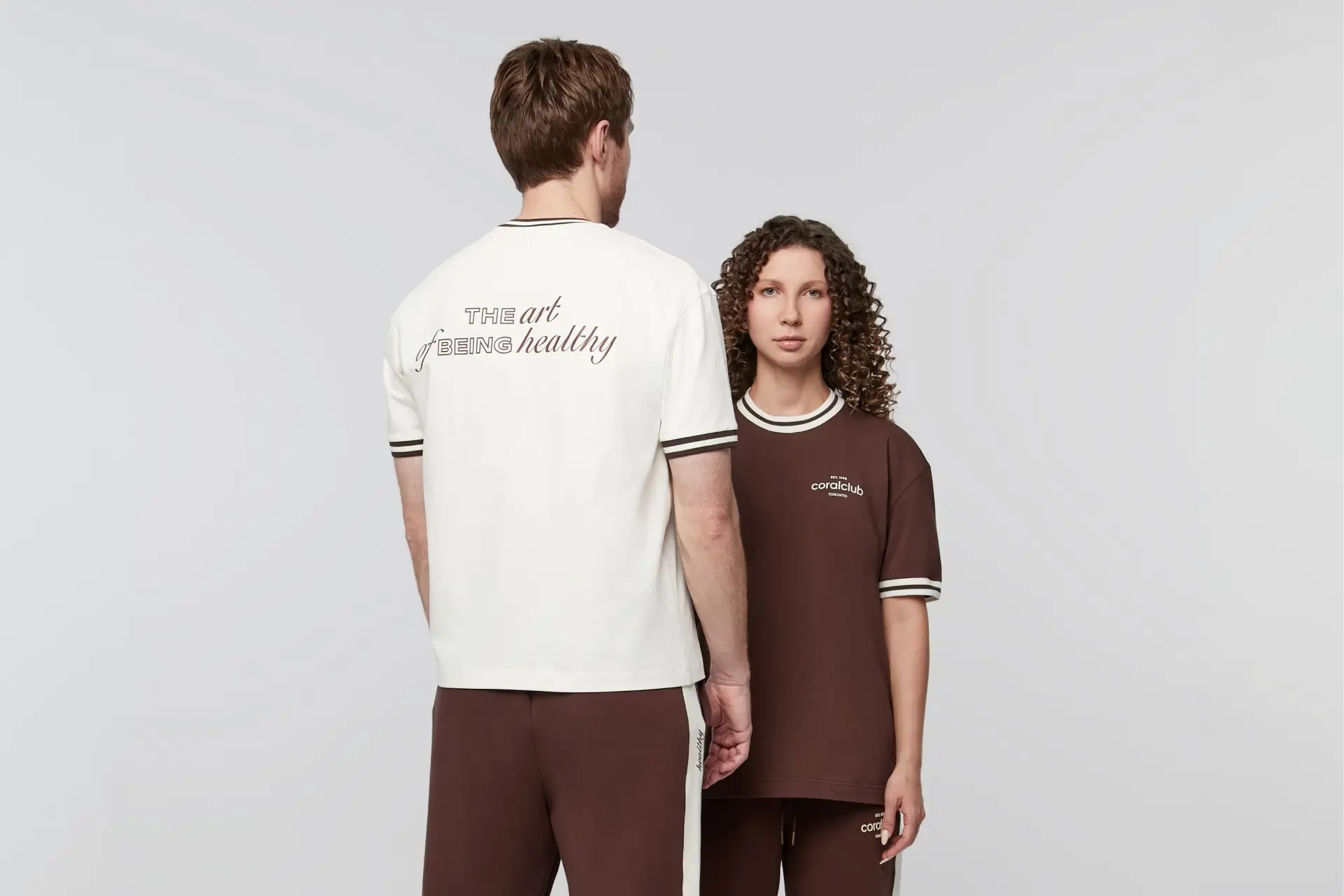 Футболка прямая с манжетами, молочная